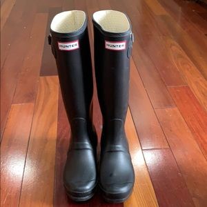 HUNTER BOOTS (free boot socks!)